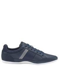 dunkelblaue niedrige Sneakers von Lacoste