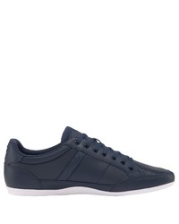 dunkelblaue niedrige Sneakers von Lacoste