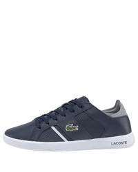 dunkelblaue niedrige Sneakers von Lacoste