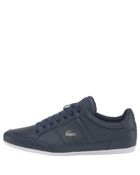 dunkelblaue niedrige Sneakers von Lacoste