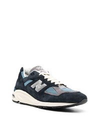 dunkelblaue niedrige Sneakers von New Balance