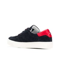 dunkelblaue niedrige Sneakers von Tommy Hilfiger