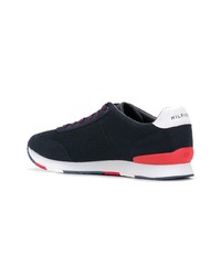 dunkelblaue niedrige Sneakers von Tommy Hilfiger