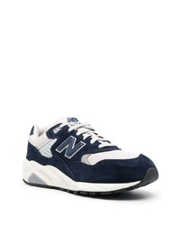 dunkelblaue niedrige Sneakers von New Balance