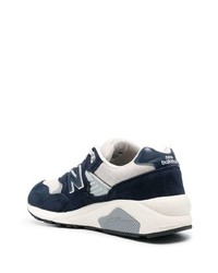 dunkelblaue niedrige Sneakers von New Balance