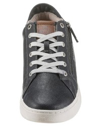 dunkelblaue niedrige Sneakers von Mustang Shoes