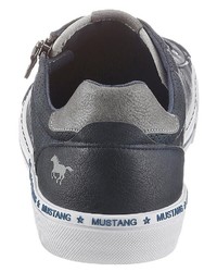 dunkelblaue niedrige Sneakers von Mustang Shoes