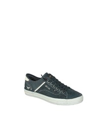 dunkelblaue niedrige Sneakers von Mustang Shoes