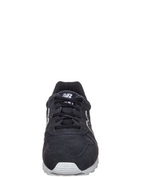 dunkelblaue niedrige Sneakers von New Balance