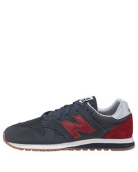 dunkelblaue niedrige Sneakers von New Balance