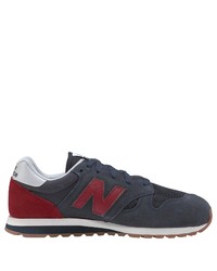 dunkelblaue niedrige Sneakers von New Balance