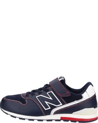 dunkelblaue niedrige Sneakers von New Balance