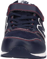 dunkelblaue niedrige Sneakers von New Balance