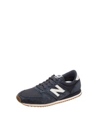 dunkelblaue niedrige Sneakers von New Balance