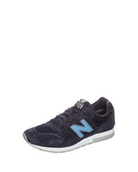 dunkelblaue niedrige Sneakers von New Balance