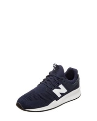 dunkelblaue niedrige Sneakers von New Balance