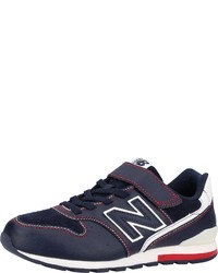 dunkelblaue niedrige Sneakers von New Balance