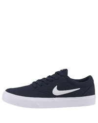 dunkelblaue niedrige Sneakers von Nike SB