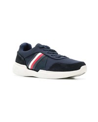 dunkelblaue niedrige Sneakers von Tommy Hilfiger