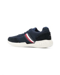 dunkelblaue niedrige Sneakers von Tommy Hilfiger