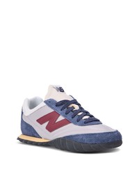 dunkelblaue niedrige Sneakers von New Balance