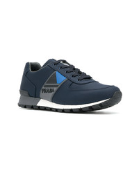 dunkelblaue niedrige Sneakers von Prada