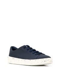 dunkelblaue niedrige Sneakers von Camper