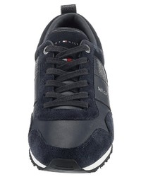 dunkelblaue niedrige Sneakers von Tommy Hilfiger