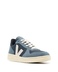 dunkelblaue niedrige Sneakers von Veja