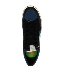 dunkelblaue niedrige Sneakers von Cariuma