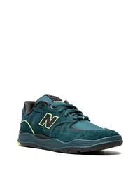 dunkelblaue niedrige Sneakers von New Balance