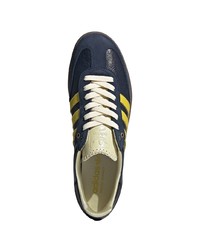 dunkelblaue niedrige Sneakers von adidas