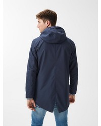 dunkelblaue Regenjacke von Produkt