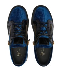 dunkelblaue Samt niedrige Sneakers mit Schlangenmuster von Giuseppe Zanotti