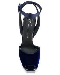 dunkelblaue Sandalen von Giuseppe Zanotti Design