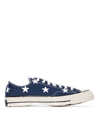 dunkelblaue Segeltuch niedrige Sneakers mit Sternenmuster von Converse
