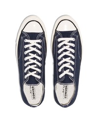 dunkelblaue Segeltuch niedrige Sneakers von Converse