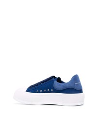 dunkelblaue Segeltuch niedrige Sneakers von Alexander McQueen