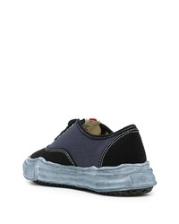 dunkelblaue Segeltuch niedrige Sneakers von Maison Mihara Yasuhiro