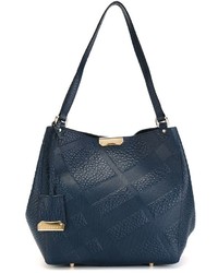 dunkelblaue Shopper Tasche aus Leder mit Karomuster von Burberry