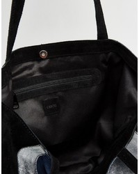 dunkelblaue Shopper Tasche aus Wildleder mit Flicken von Asos