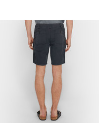 dunkelblaue Shorts