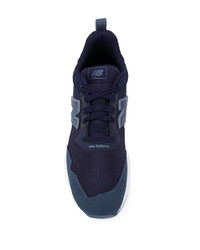 dunkelblaue Sportschuhe von New Balance