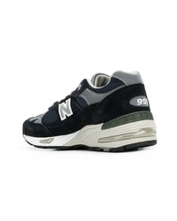 dunkelblaue Sportschuhe von New Balance