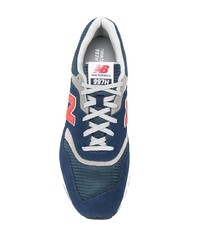 dunkelblaue Sportschuhe von New Balance