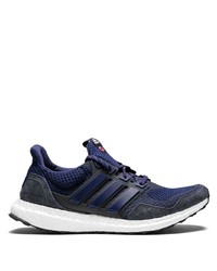 dunkelblaue Sportschuhe von adidas