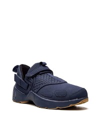 dunkelblaue Sportschuhe von Jordan