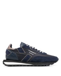 dunkelblaue Sportschuhe von Ghoud