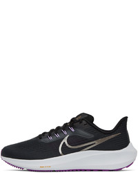 dunkelblaue Sportschuhe von Nike