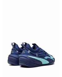 dunkelblaue Sportschuhe von Puma